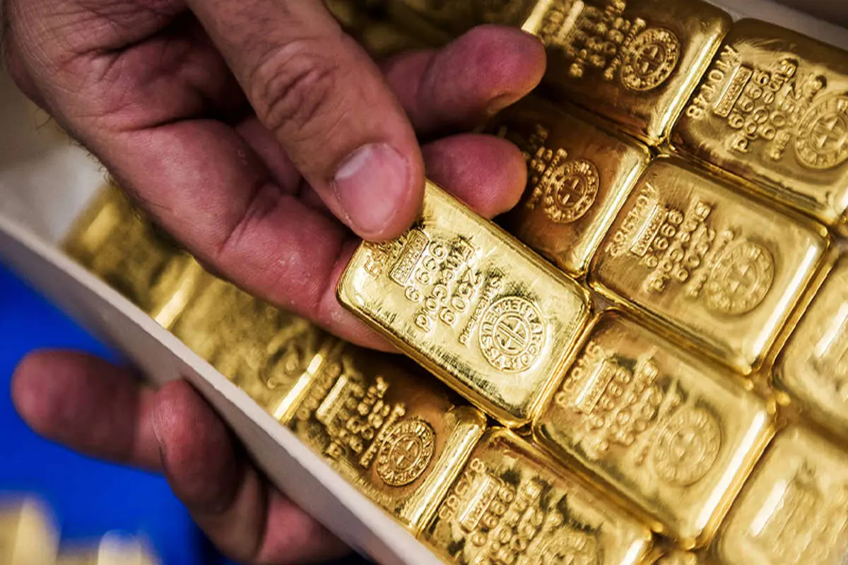 قیمت طلا جهانی نیز همانند نفت کاهش یافت