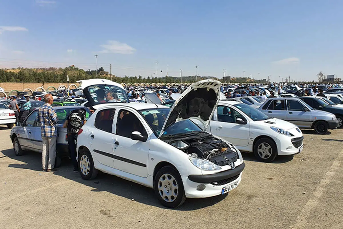 اولین قیمت‌های خودرو در هفته جاری / كسی جرات خريد و فروش خودرو ندارد!