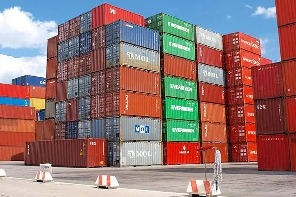 صادرات و واردات ۱۸۰ میلیون تن کالا در گمرکات کشور