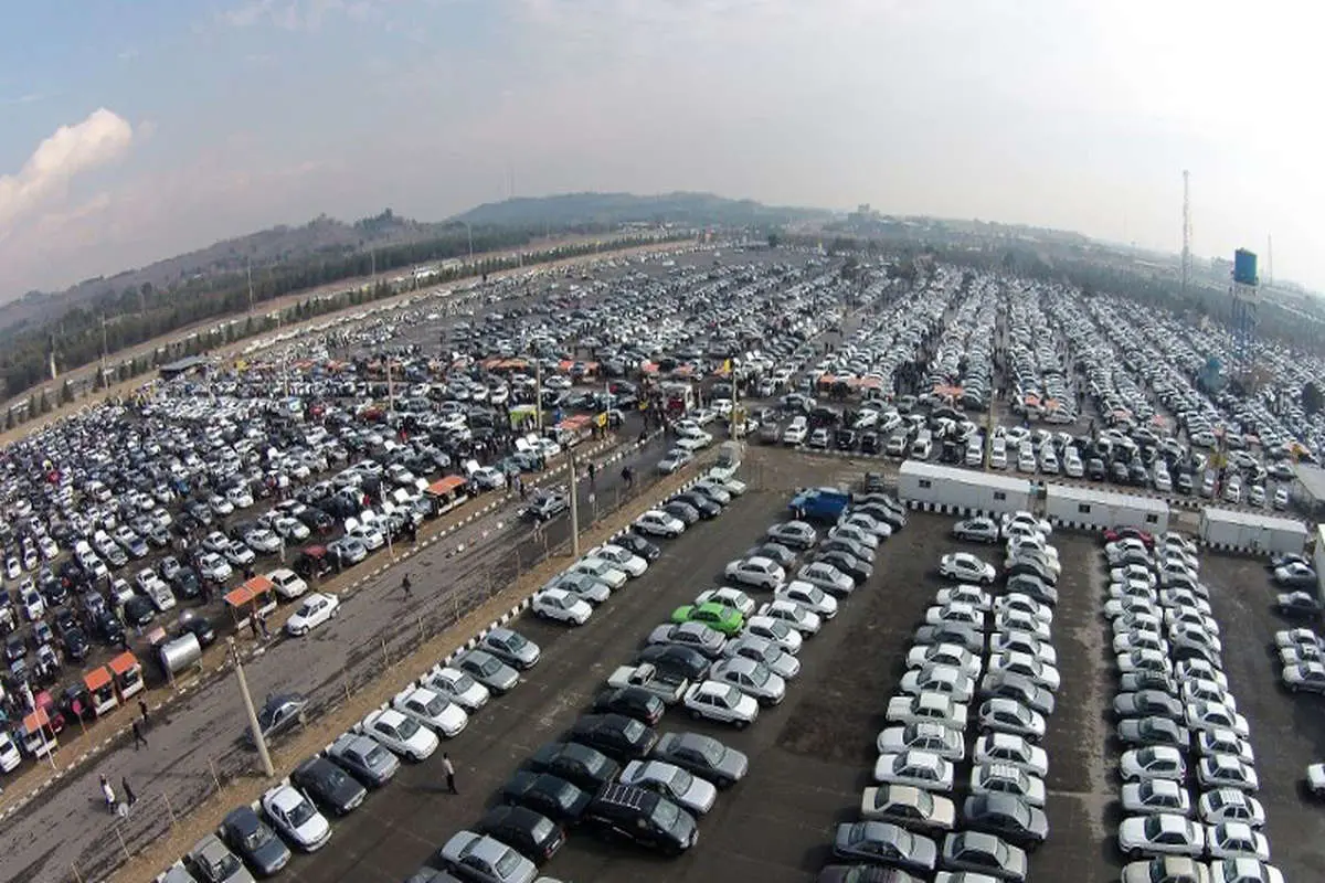 دپوی ۱۰۰ هزار خودروی ناقص در دو شرکت خودروساز