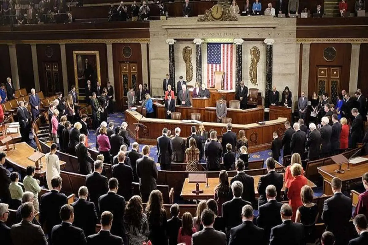مجلس نمایندگان آمریکا به کدام حزب رسید؟