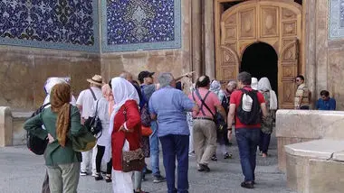 رشد منفی 72 درصدی گردشگری ایران