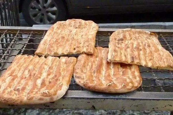 فروش قسطی نان! / شهروندان برخی مناطق بدهکار نانوایی‌ها شده‌اند