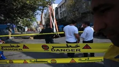 مصدومیت یک نفر در  حادثه فرونشست زمین در میدان ونک 
