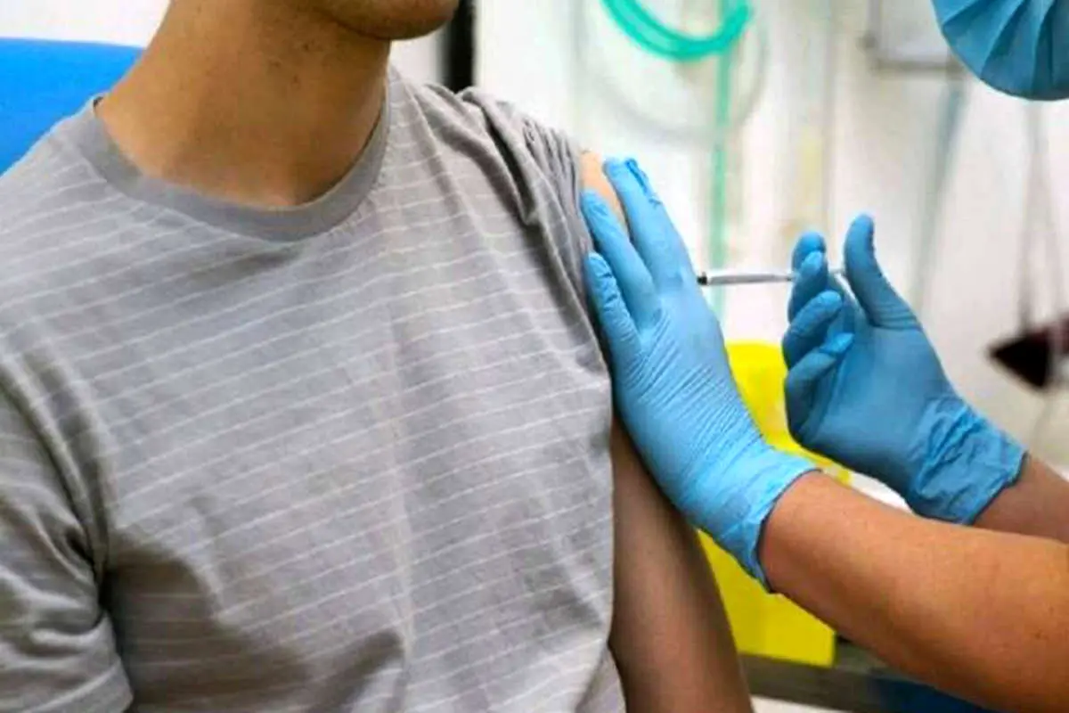 آغاز واکسیناسیون اتباع خارجی در چین/ خبرنگاران واکسینه می‌شوند