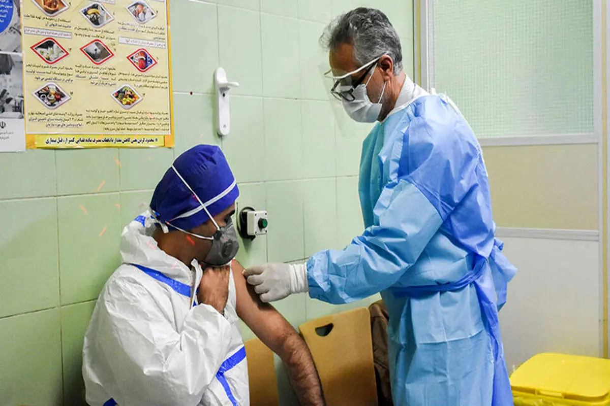 اعطای ۴۰۰ هزار دوز واکسن رایگان کرونا توسط چین به هلال احمر ایران