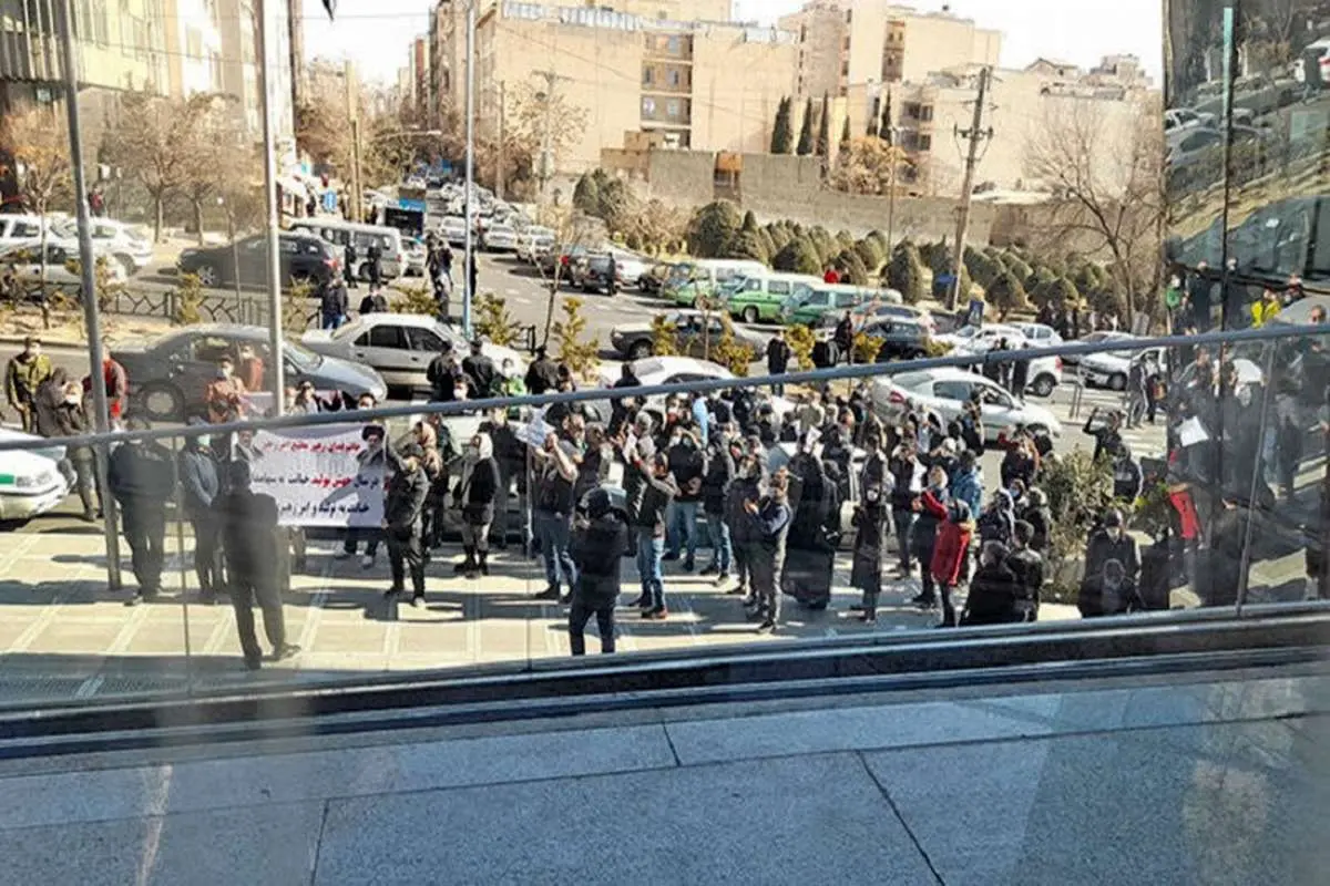 تجمع معترضان بورس در سه کلان شهر