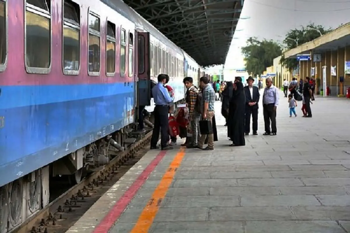 قطار جایگزین برای جابجایی مسافران قطار یزد &#8211; تهران اعزام شد