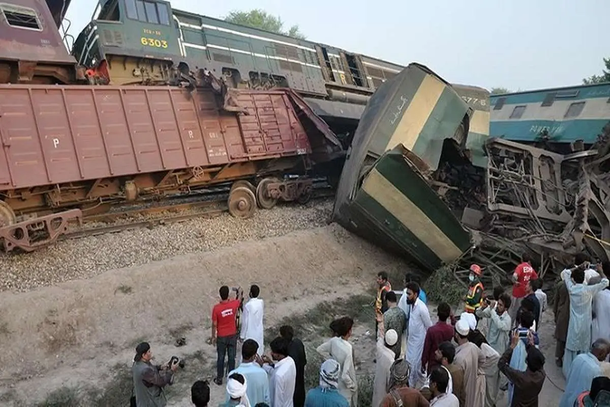 ۸۰ کشته و زخمی بر اثر تصادف قطار در پاکستان