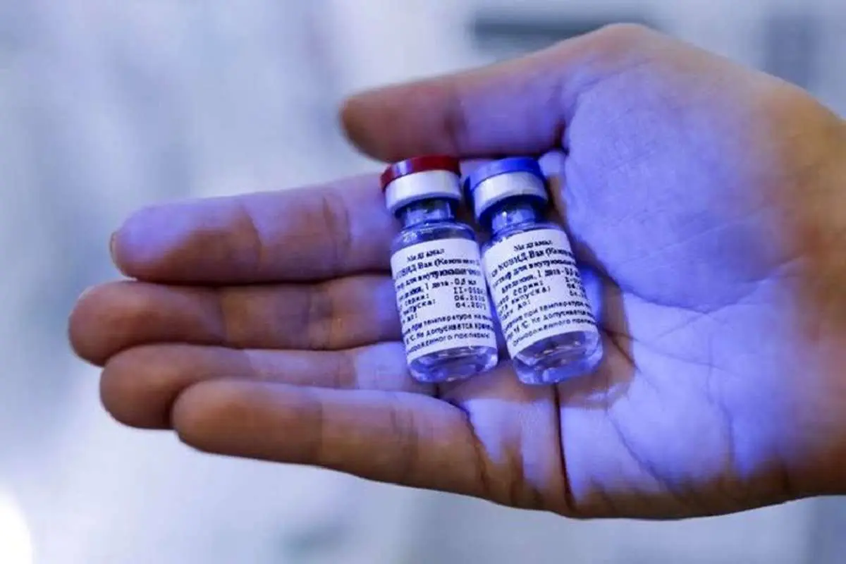 واکسن ایرانی کرونا در مراحل نهایی تولید / واکسیناسیون ۷۰ درصد جمعیت کشور تا پاییز