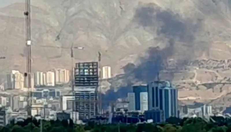 دود سیاه در آسمان شمال تهران/ علت چه بود؟ + ویدئو
