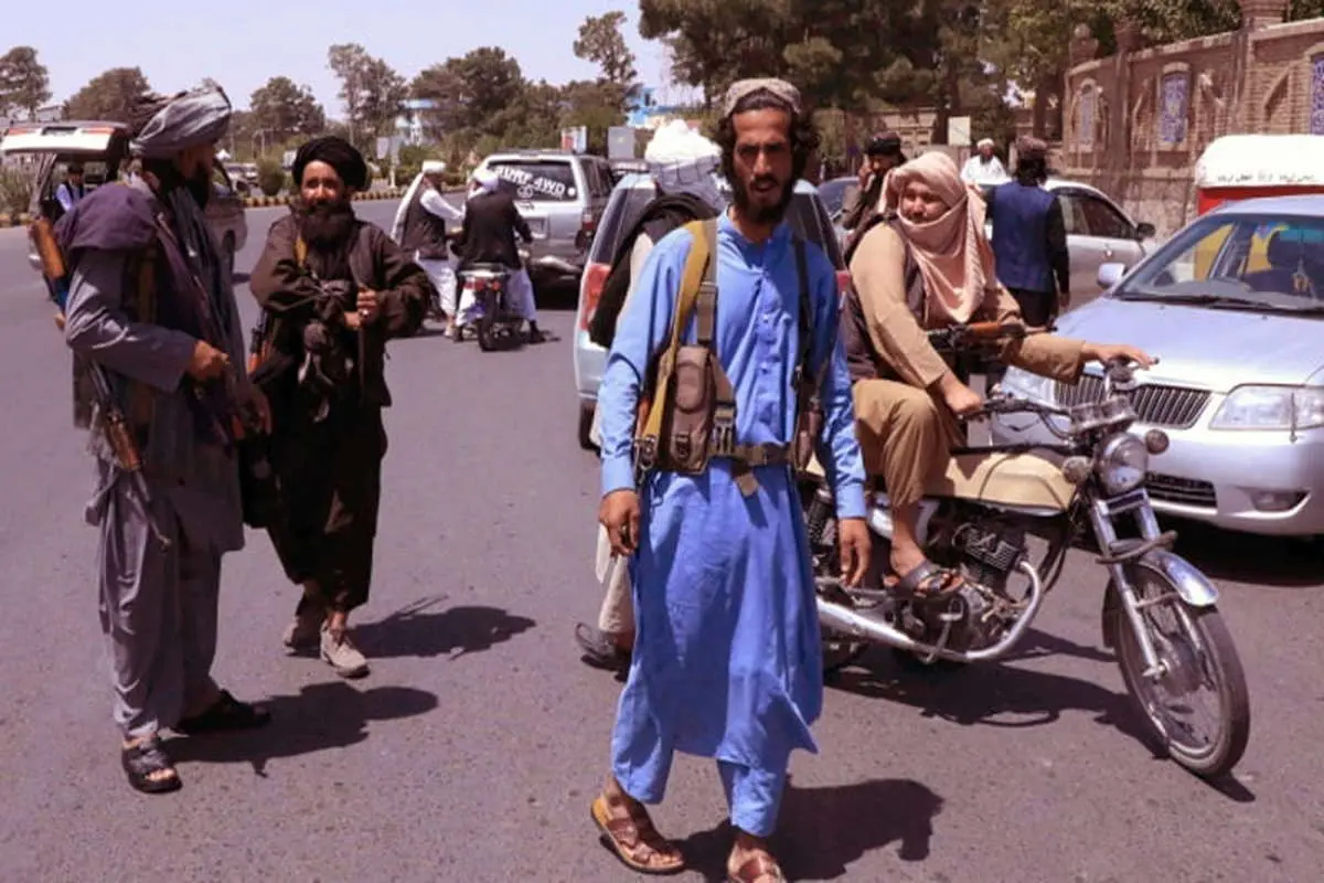 رایزنی درباره تشکیل دولت در افغانستان / دفاع بایدن از خروج آمریکا