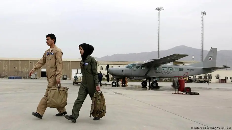سنگسار خلبان زن افغانستانی توسط طالبان / صفیه فیروزی کیست؟