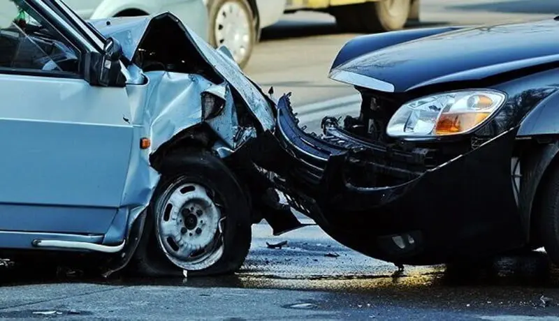 در تصادف بدون گواهینامه، بیمه خسارت را پرداخت می‌کند؟
