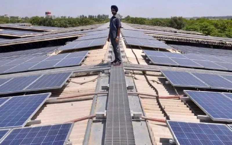توزیع پنل خورشیدی رایگان / اولویت دریافت پنل‌های خورشیدی با چه کسانی است؟
