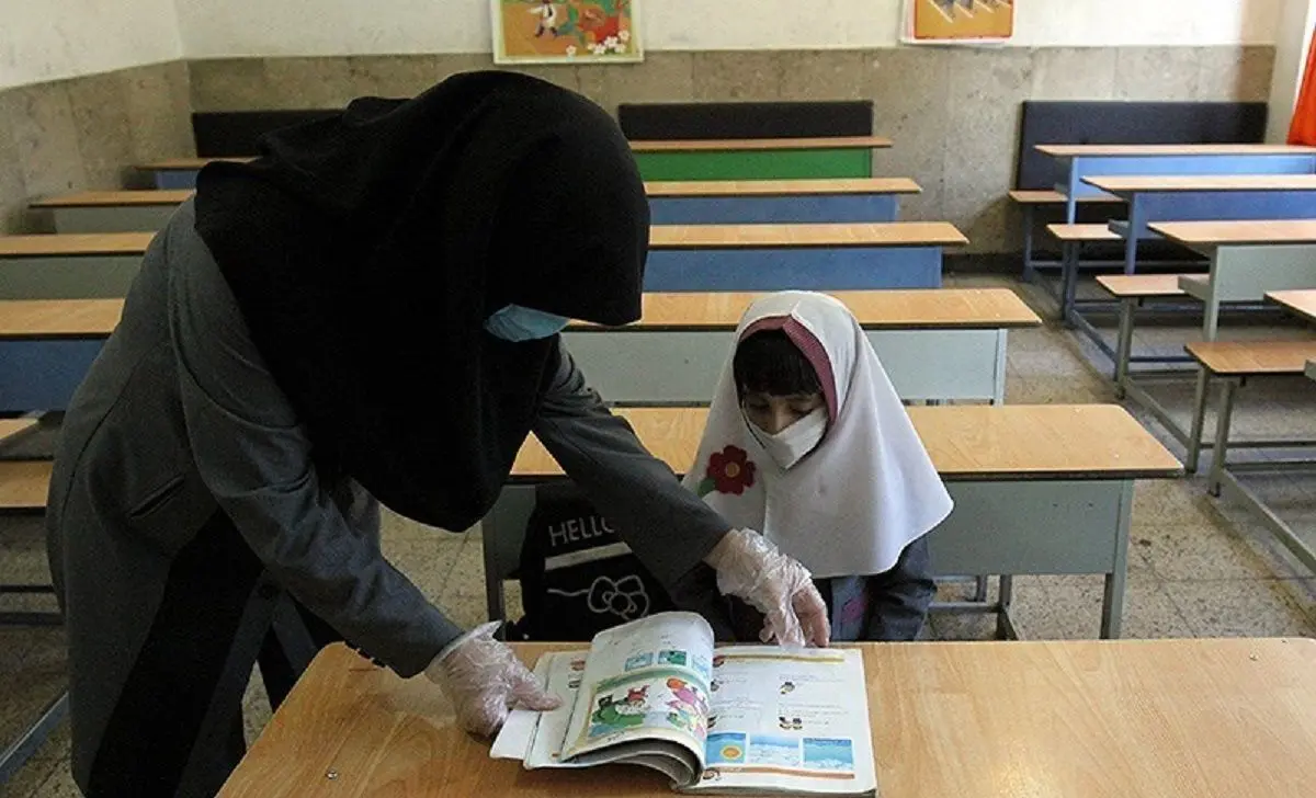 طرح رتبه‌بندی معلمان در بند وعده‌ها / حقوق معلمان در ایران چقدر است؟