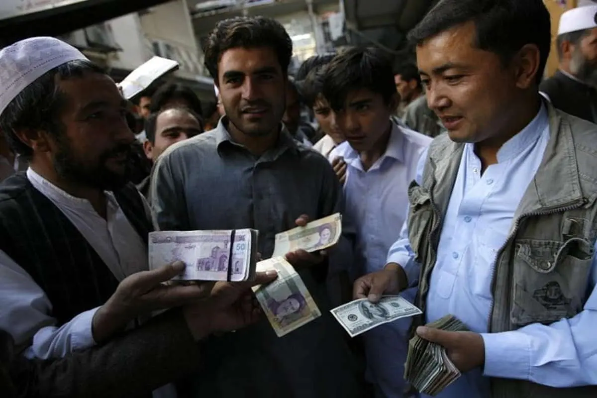 خبر فوری / استفاده از دلار در افغانستان ممنوع شد/ دلار در ایران گران می‌شود؟