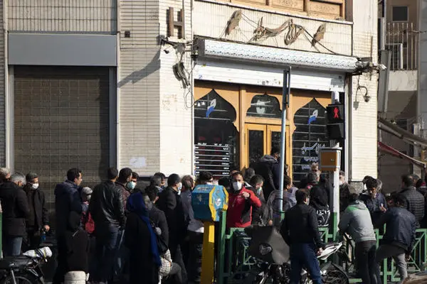  گنده هرات، قیمت دلار را در ایران پایین می‌آورد؟ سناریوی خارج کردن خریداران از بازار