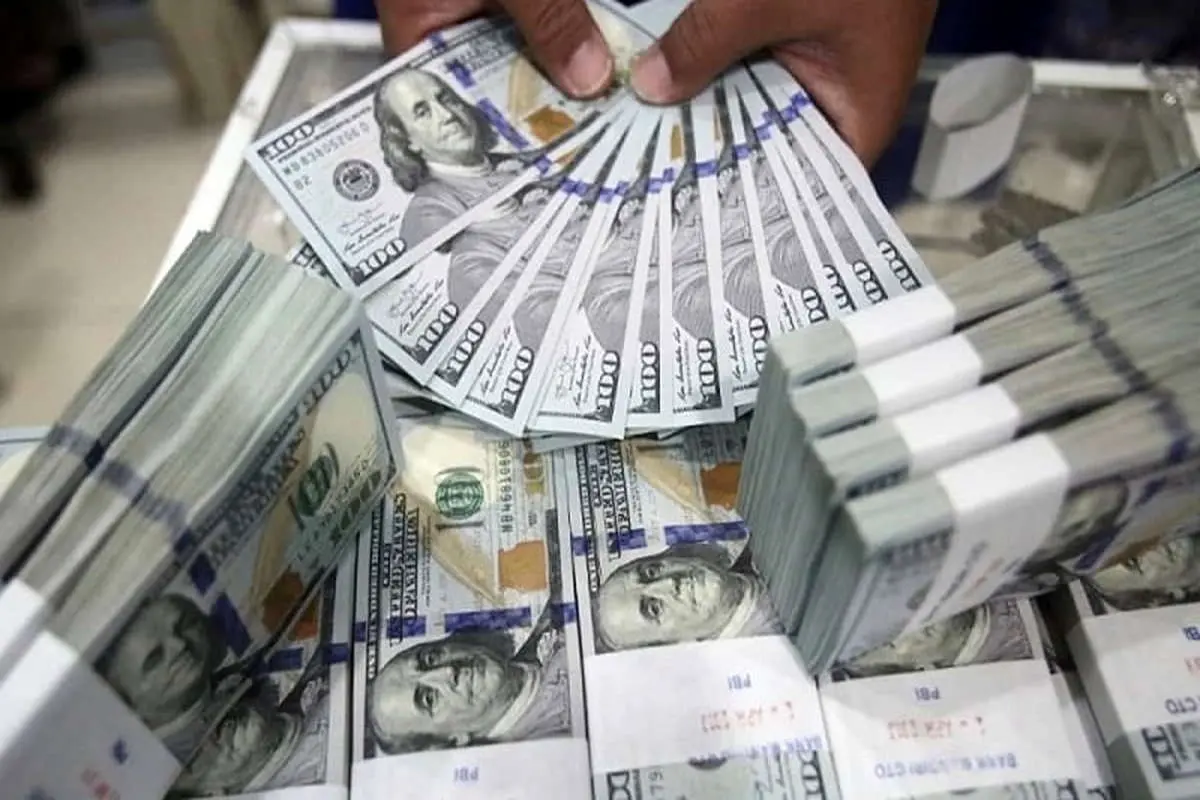 برگشت دلار به کانال ۲۷ هزار تومان / تاثیر افزایش تنش‌ها میان اوکراین و روسیه بر بازار ارز