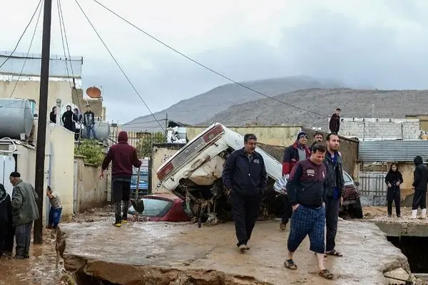 از توفان «یونیس» تا توفان «رستم»: چه کسی روی توفان‌ها اسم می‌گذارد؟