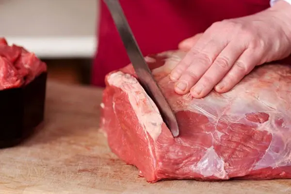 مردم از خرید گوشت گرم جا ماندند/ افزایش تقاضا برای گوشت منجمد