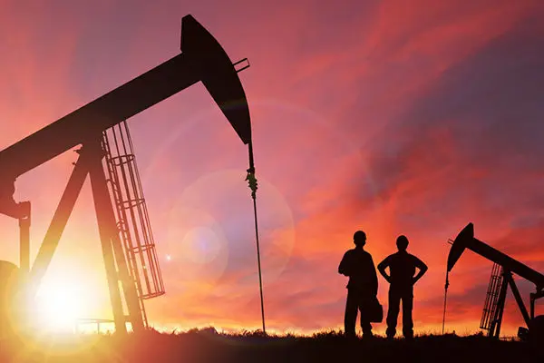چرا قیمت نفت کاهش یافت؟/ چشم‌انداز قیمت نفت