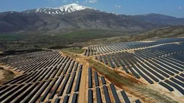 روند رو به توسعه یونان در اقتصاد سبز / تامین برق ۷۵ هزار خانوار از یک مزرعه خورشیدی