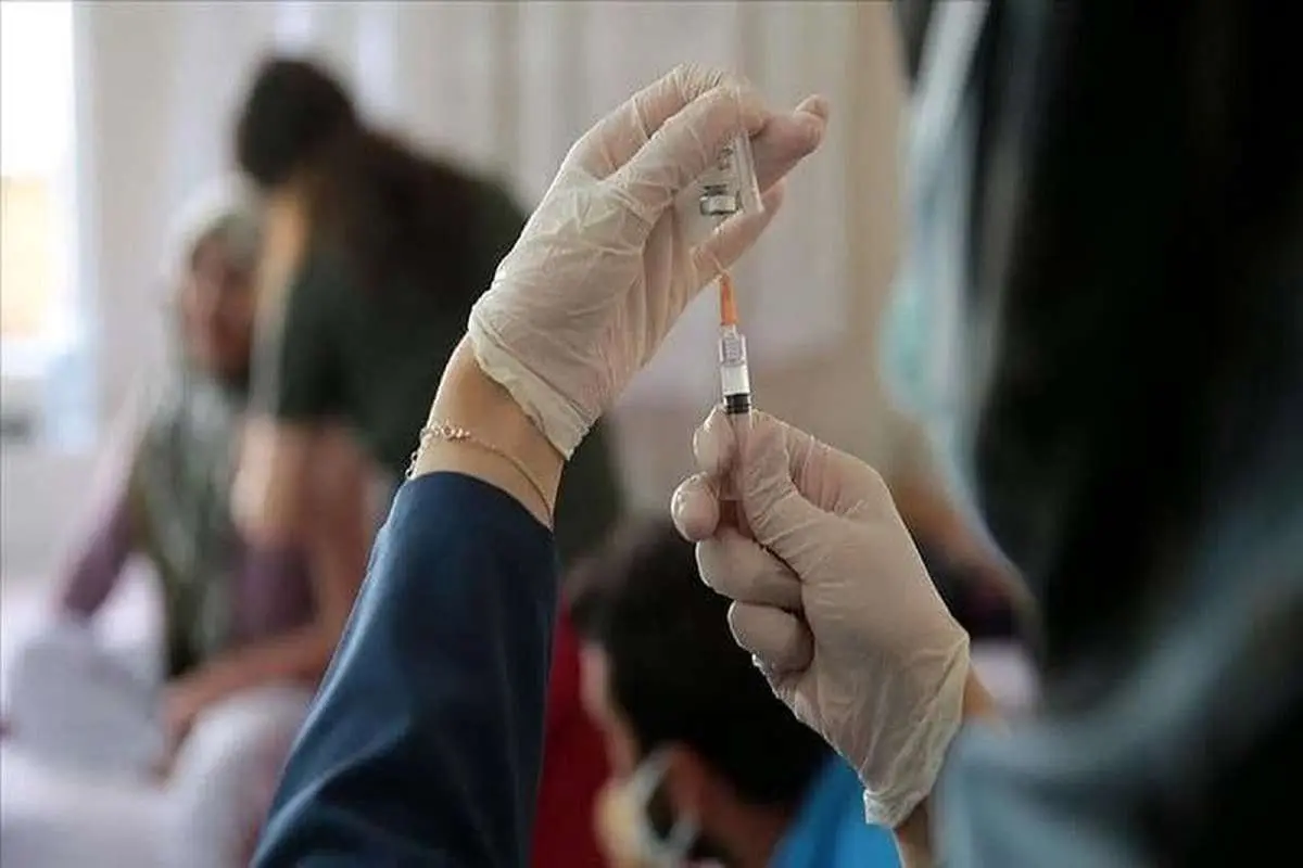 مصوبه ستاد کرونا برای تزریق واکسن/ چه کسانی دوز چهارم تزریق می‌کنند؟