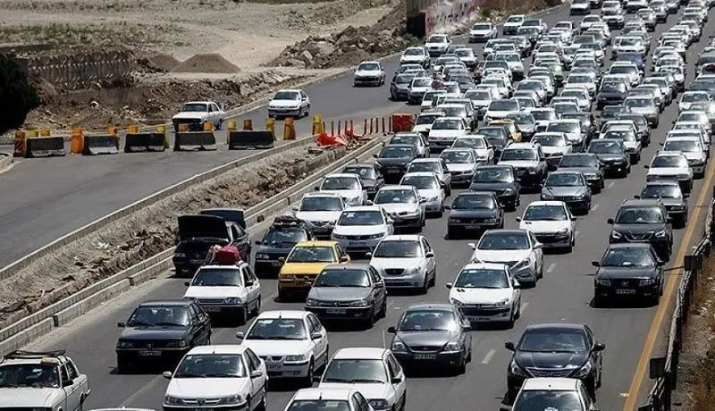 جاده چالوس همچنان یک طرفه است / ترافیک سنگین در محورهای هراز و تهران &#8211; قم