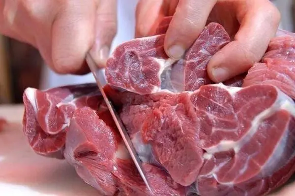  ۲۸ تن گوشت وارداتی فاسد در شهرری کشف شد
