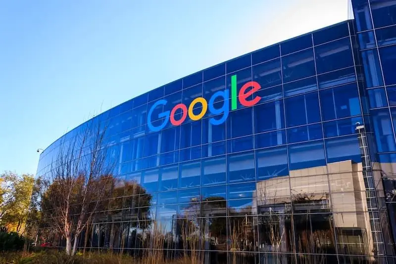 چرا گوگل از 87 برنامه کلاهبرداری رمزارز  شکایت کرد؟