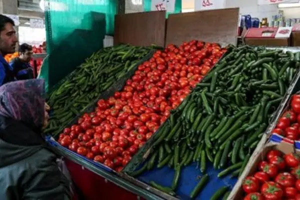 عرضه گوجه سبز 4 میلیون تومانی در سطح شهر/ چغاله بادام 1.5 میلیون تومان شد؟