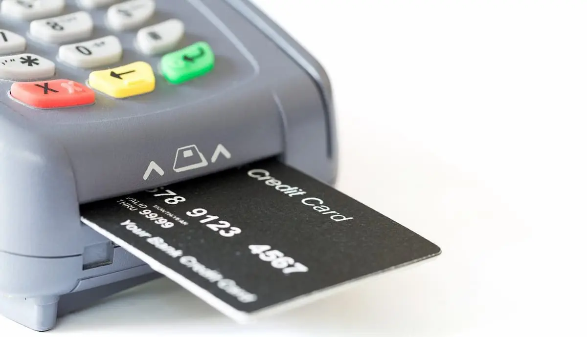 69 درصد از آمریکایی‌‌ها یک کارت اعتباری دارند/ کارت‌های اعتباری چقدر بدهی ایجاد کردند؟