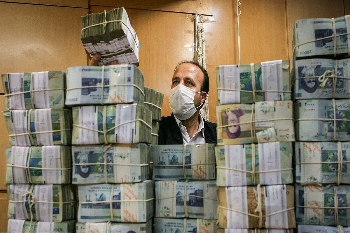 میراث بدهی دولت سیزدهم برای دولت پزشکیان/ دولت رئیسی در 3 سال، 39 درصد بیشتر از 8 سال دولت روحانی اوراق فروخت