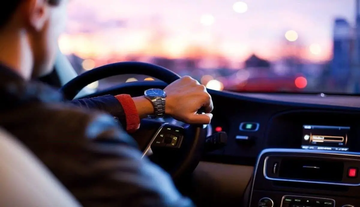 پول پارو کردن راننده‌ شخصی‌ها با آگهی در فضای مجازی