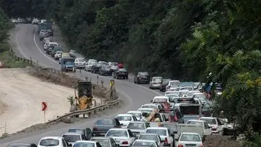 بارش باران در جاده‌های ۱۱ استان/ترافیک سنگین در چالوس