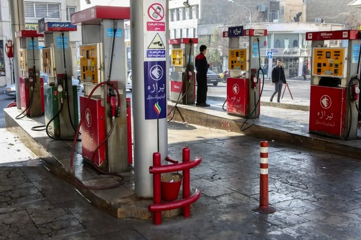 اختلال در برخی پمپ های بنزین تهران/ اختلال در عرضه بنزین و گازوئیل سراسری است