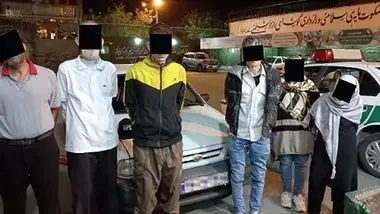  کولاج رییس باند دزدان حرفه ای مشهد دستگیر شد / 2 زن و 2 مرد در پاتوق سیاه این مرد زمینگیر شدند