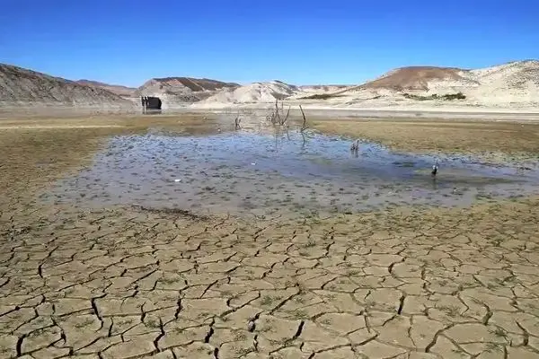 بحران آب گریبان‌گیر میلیون‌ها انسان شده است