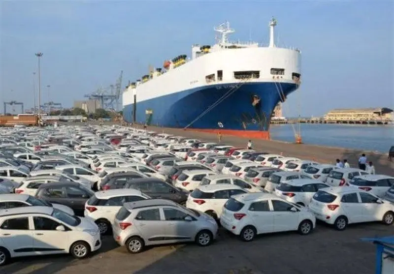 ثبت سفارش برای واردات ۱۰۰ هزار خودرو/ وزارت صمت به دنبال رقابتی‌ کردن بازار خودرو است