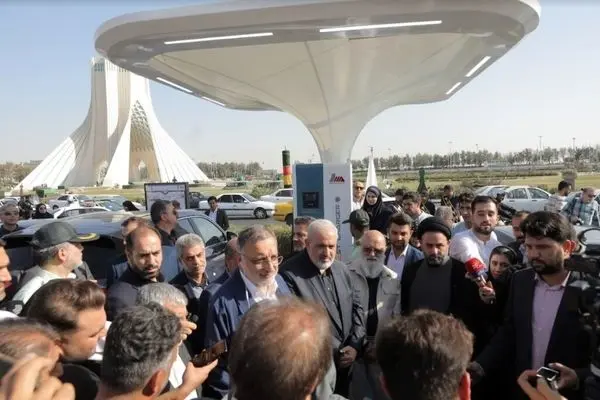 واردکننده پورشه این بار با محصولات ژاپنی به نمایشگاه خودرو آمد/ رونمایی از کرولا و وزل در تهران