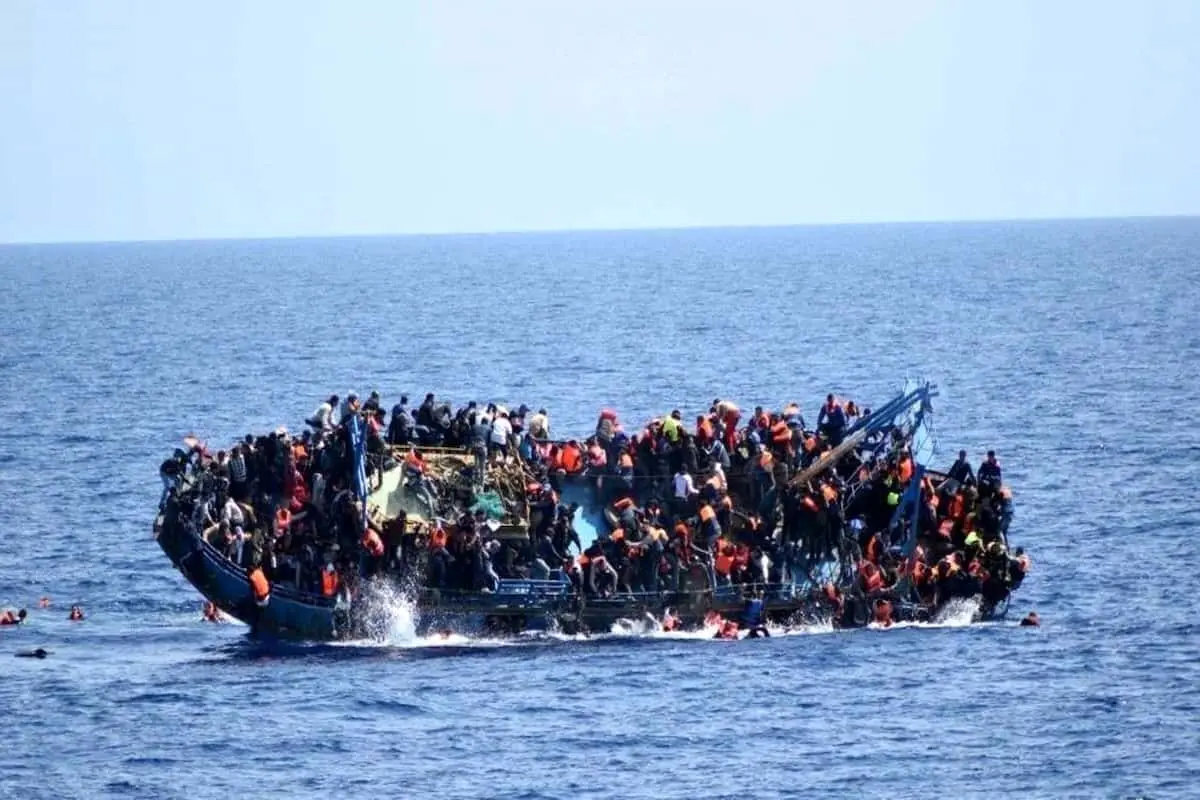 غرق شدن قایق مهاجران در سواحل ترکیه/ حداقل ۲۲ نفر جان باختند