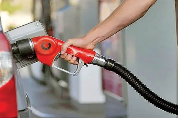 چرا سهمیه بنزین آزاد کارت سوخت کاهش یافت؟ 