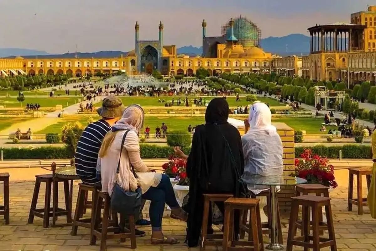 عقب‌نشینی ایران از سند چشم‌انداز 20 ساله/ اهداف گردشگری برنامه هفتم فریب افکار عمومی است