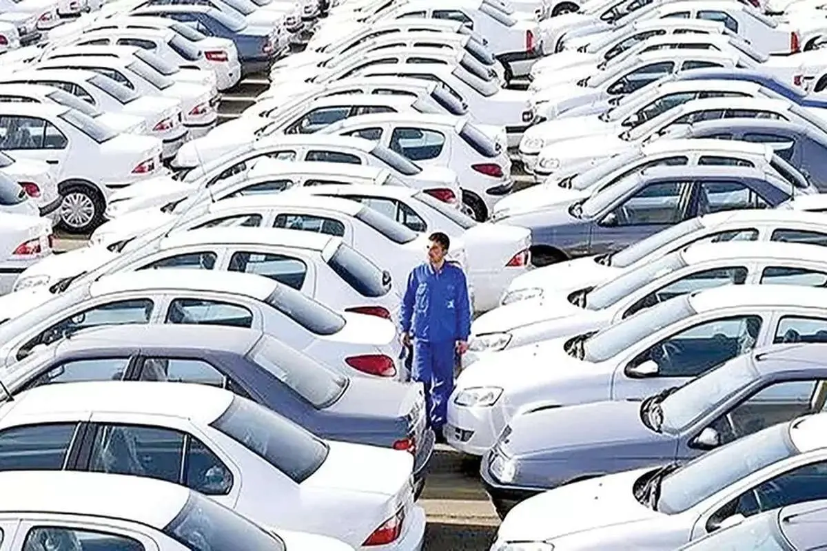 بازار خودرو دچار ریزش شدید قیمت می‌شود