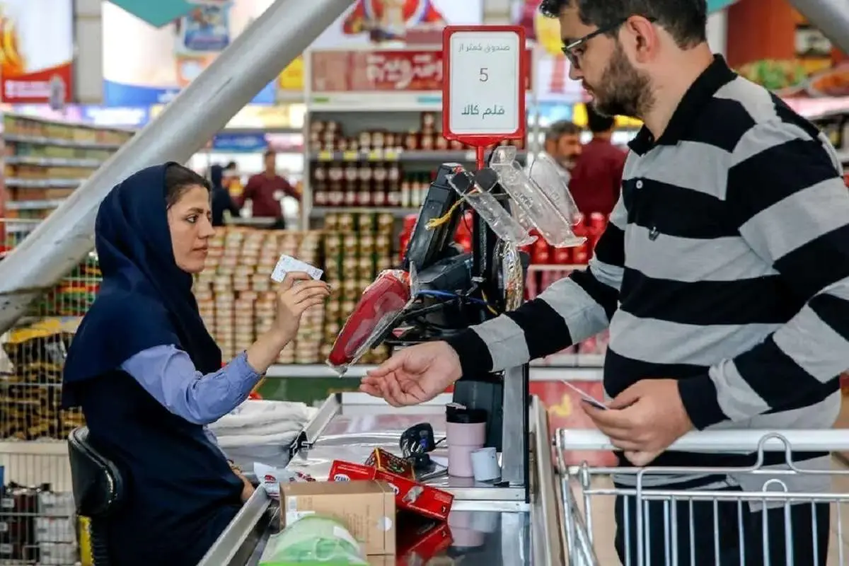 وضعیت رفاهی طبقه متوسط بدتر می‌شود؟ / شروط خروج از بن‌بست اقتصادی