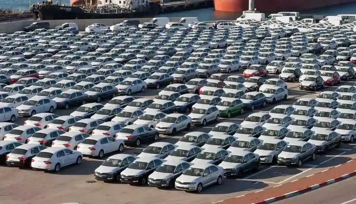 توضیحات گمرک‌ ‌درباره معطلی و احتکار ۱۰۱۰ ‌خودروی وارداتی