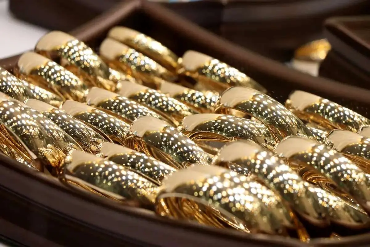 قیمت طلا و سکه، امروز 15 مرداد 1402 / بازگشت سکه امامی به کانال 28 میلیون تومانی
