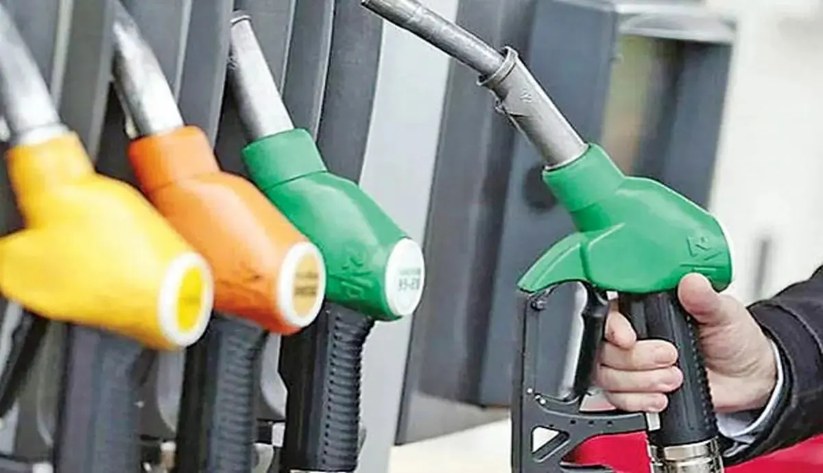 زنگنه: بنزین گران نمی‌شود