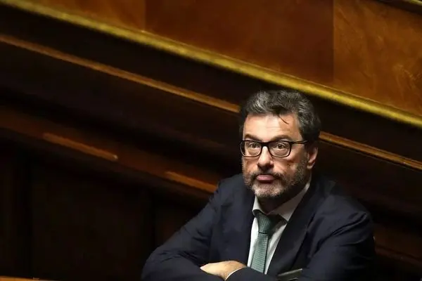 کتک‌کاری در پارلمان ایتالیا؛ کار یک نماینده به ویلچر کشید